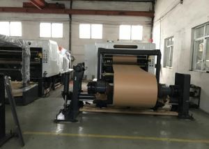 Automatisk Kraft Paper Rolls Cutting Machine